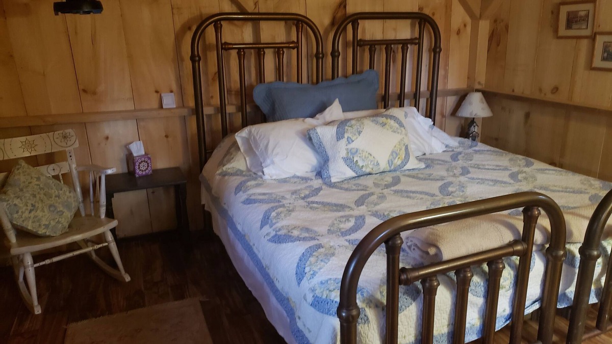 Jeffersonville Cabin | The ruffled feather cabin 52 acre farm.