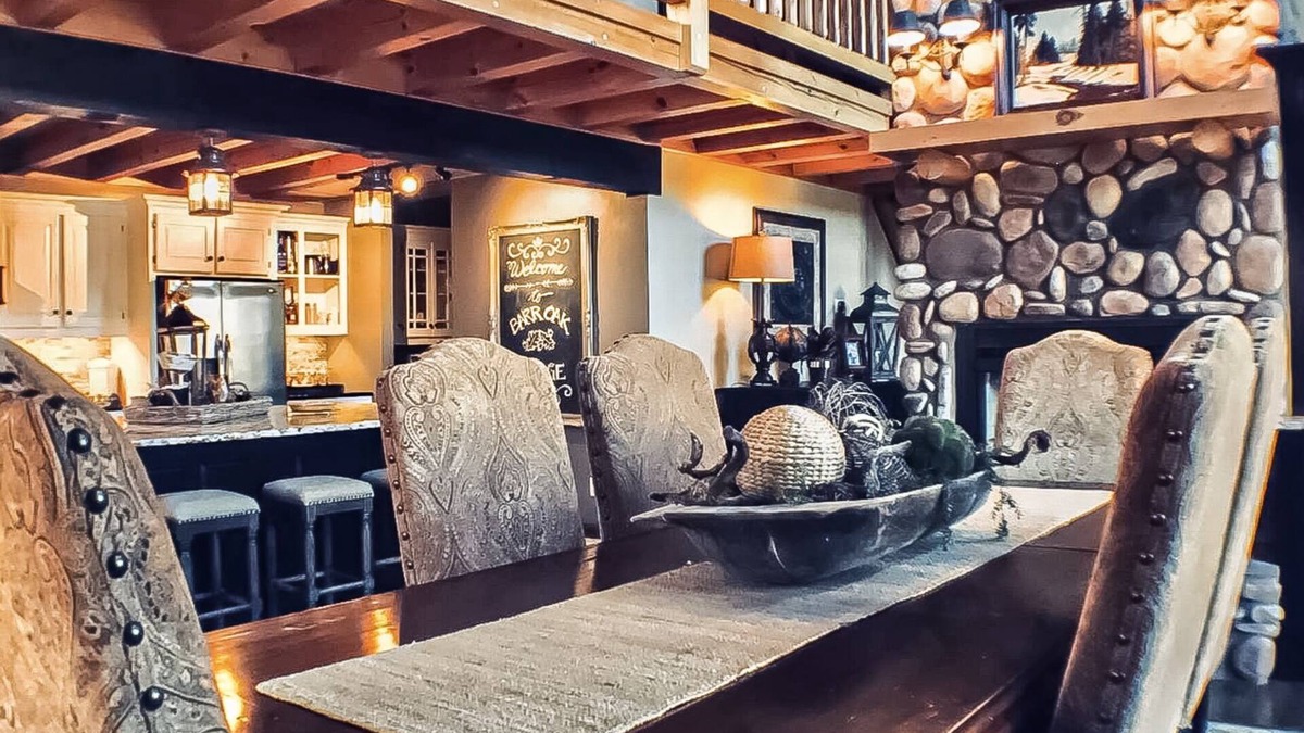Bucyrus House | The Rustic Barr Oak Lodge Retreat is a peaceful place to relax and rejuvenate