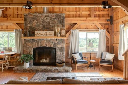 Kent House | The Rustic Retreat