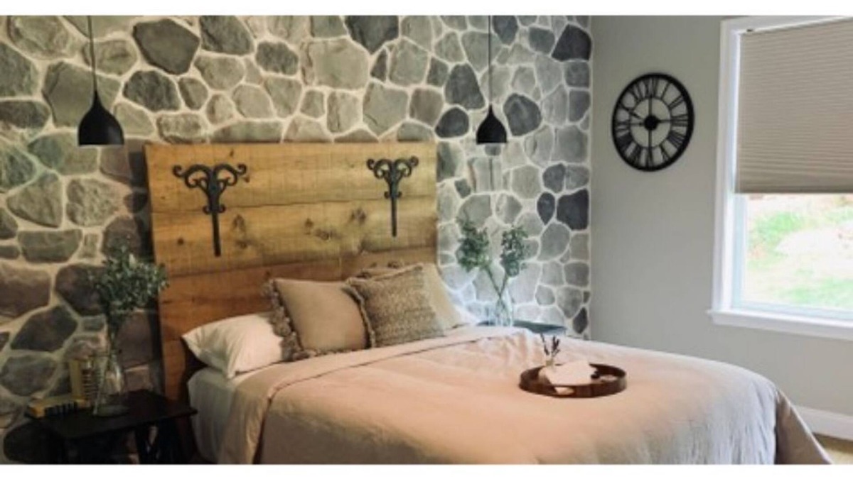 Stevens House | The Rustic Room at The Clay House BnB