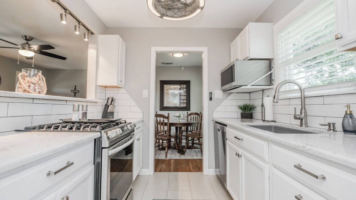 Wichita Falls House | The Rustic Star Cottage! Adorable1-bedroom house in Wichita Falls with AC, WiFi