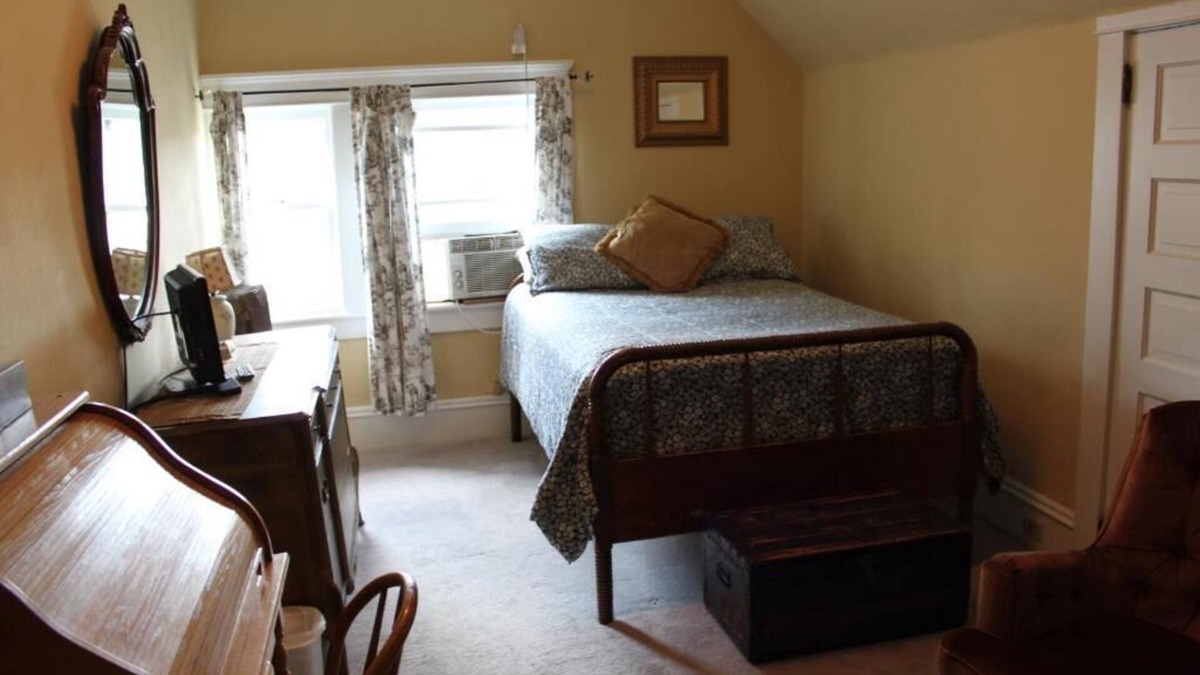 Towanda Bed & Breakfast | The Ruthie at Victorian Charm Inn