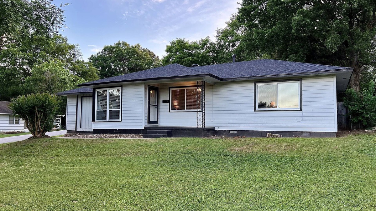 Fort Smith House | The RW Guest House