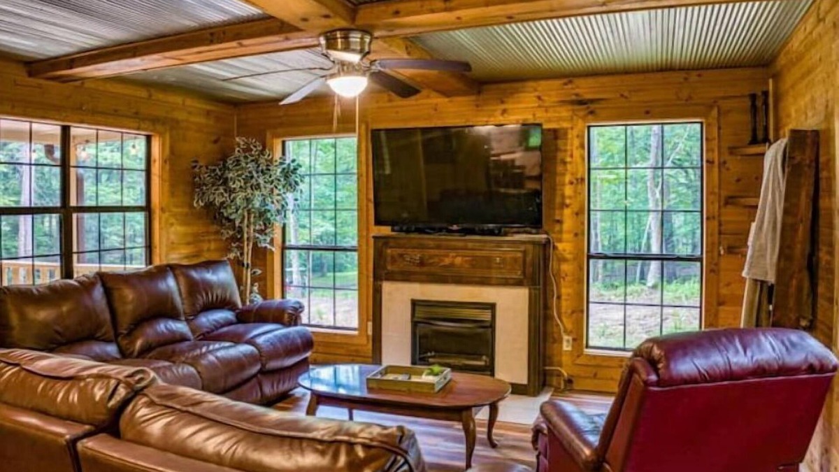 Oakland Cabin | The Sac Au Lait Chalet