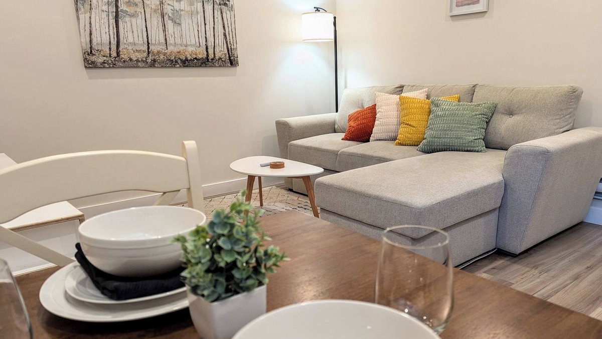 Saskatoon House | The Sage: modern comfort in beautiful Buena Vista