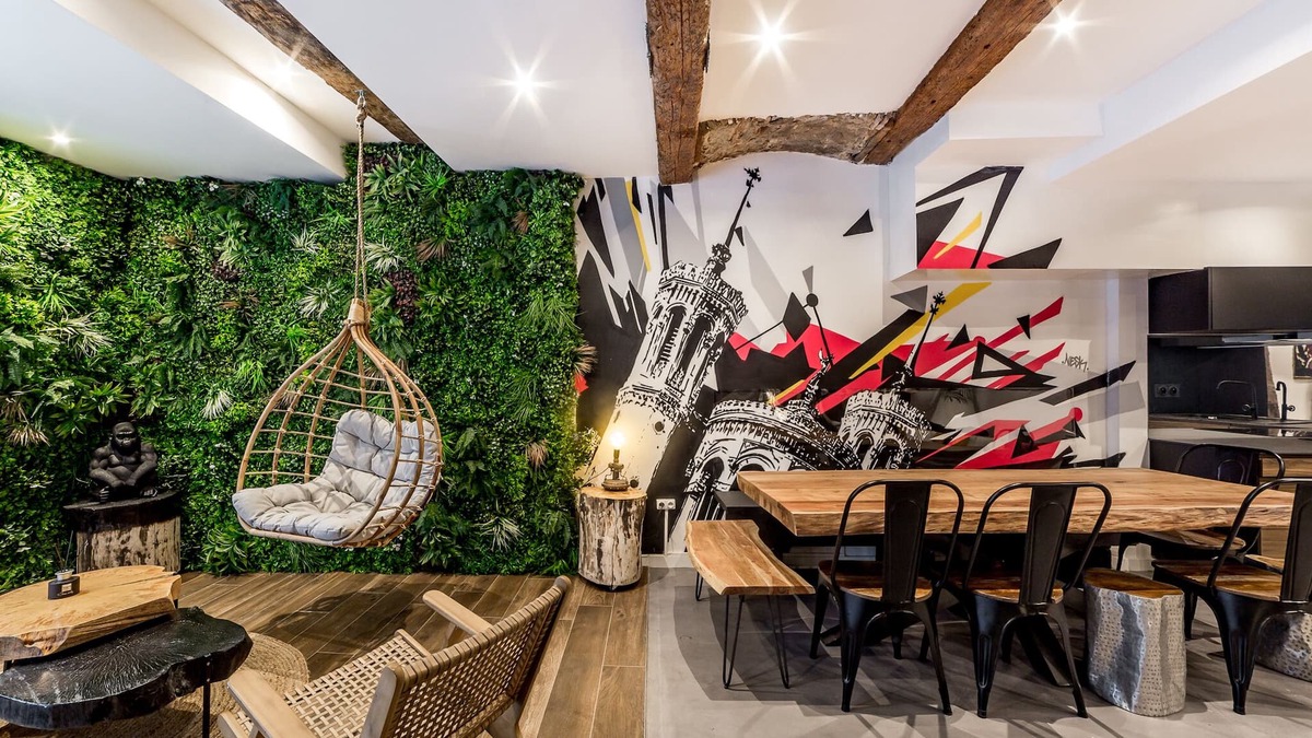 Old Lyon Apartment | The Saint George