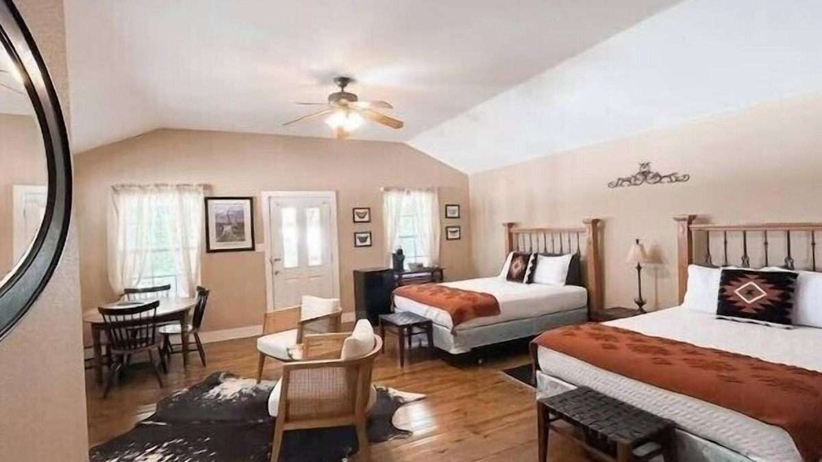 Salado Bed & Breakfast | The Salado Inn Kolb Suite