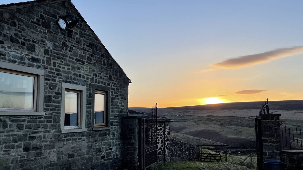 Oldfield Cottage | THE SALT POT, romantic, character holiday cottage in Oakworth