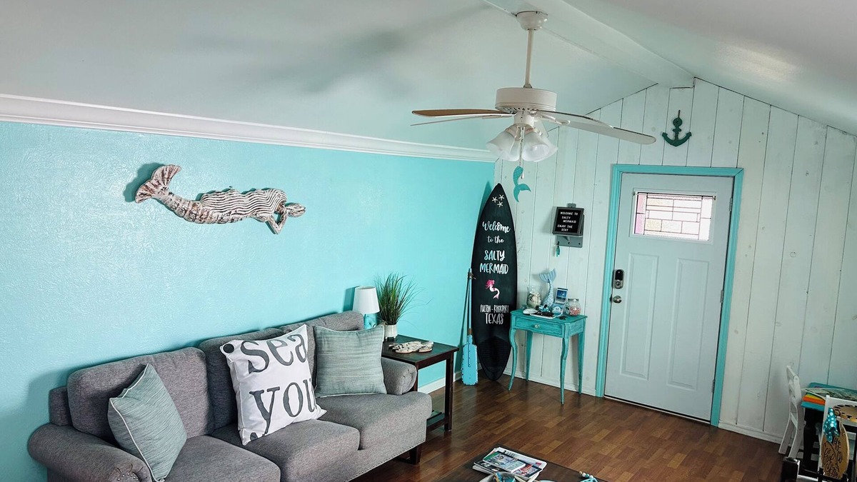 Fulton House | The Salty Mermaid-Rockport, TX 3-walking distance to pier, music, food+ big yard