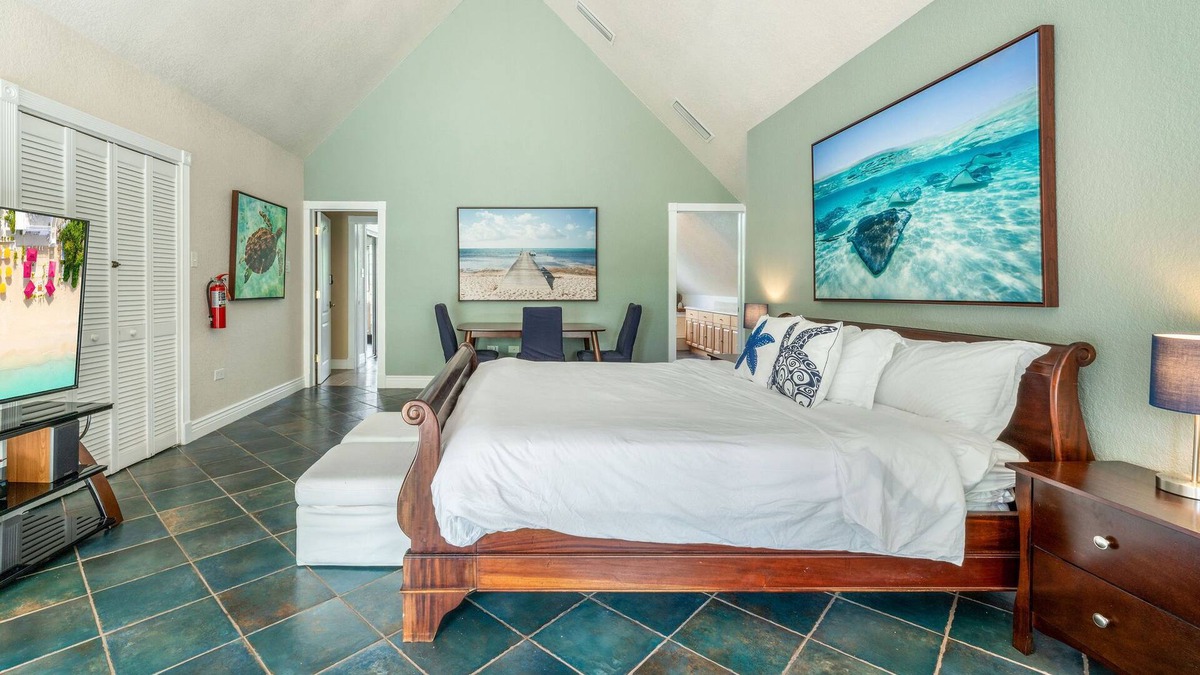 Bodden Town Other | The Salty Sapodilla beautiful Cayman Villa 10-mins from Beach!