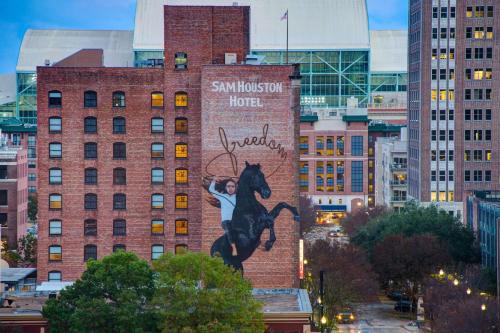 Downtown Houston Hotel | The Sam Houston Hotel, Curio Collection by Hilton