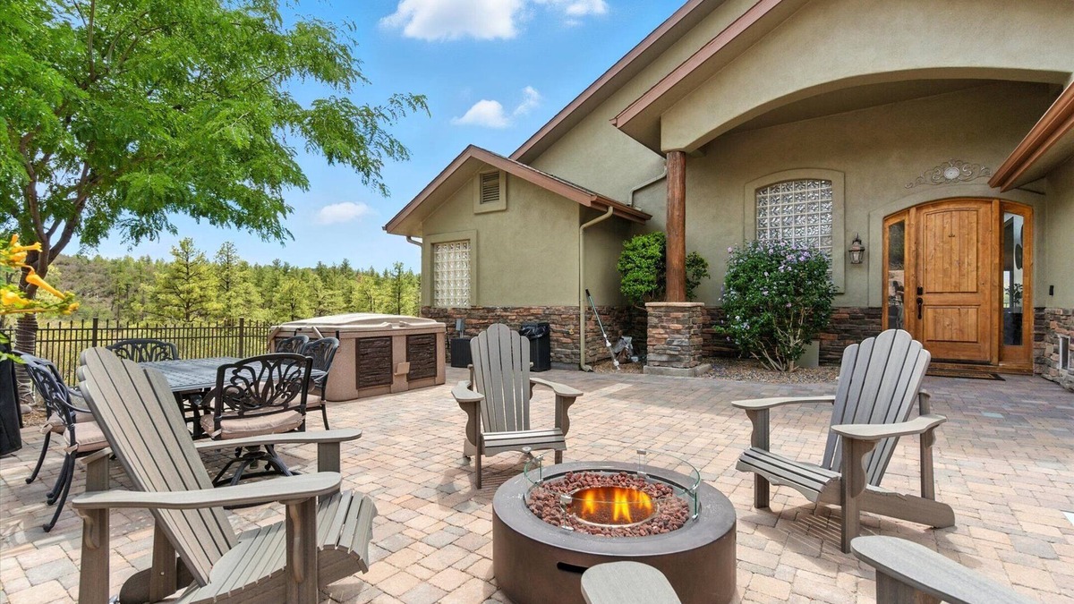 Williamson House | The Sanctuary at Prescott-Downtown-Hot Tub & Views