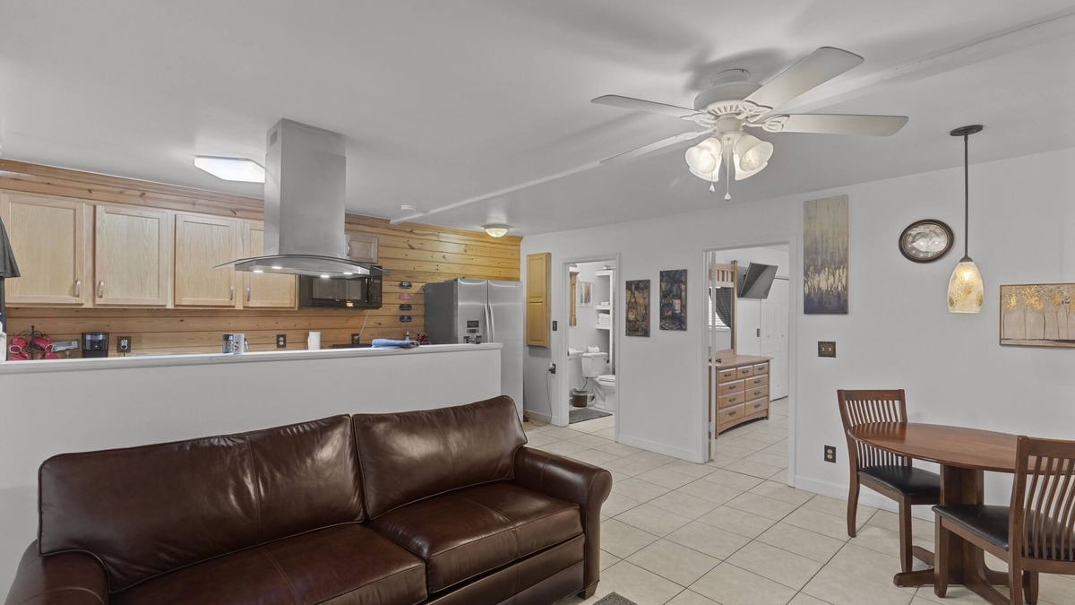 Enterprise Apartment | "The Sanctuary" -Custom built Apartment, 1 BR, Covered Deck, Country Setting.
