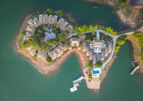 Vang Vieng Resort | The Sanctuary Nam Ngum Beach Resort