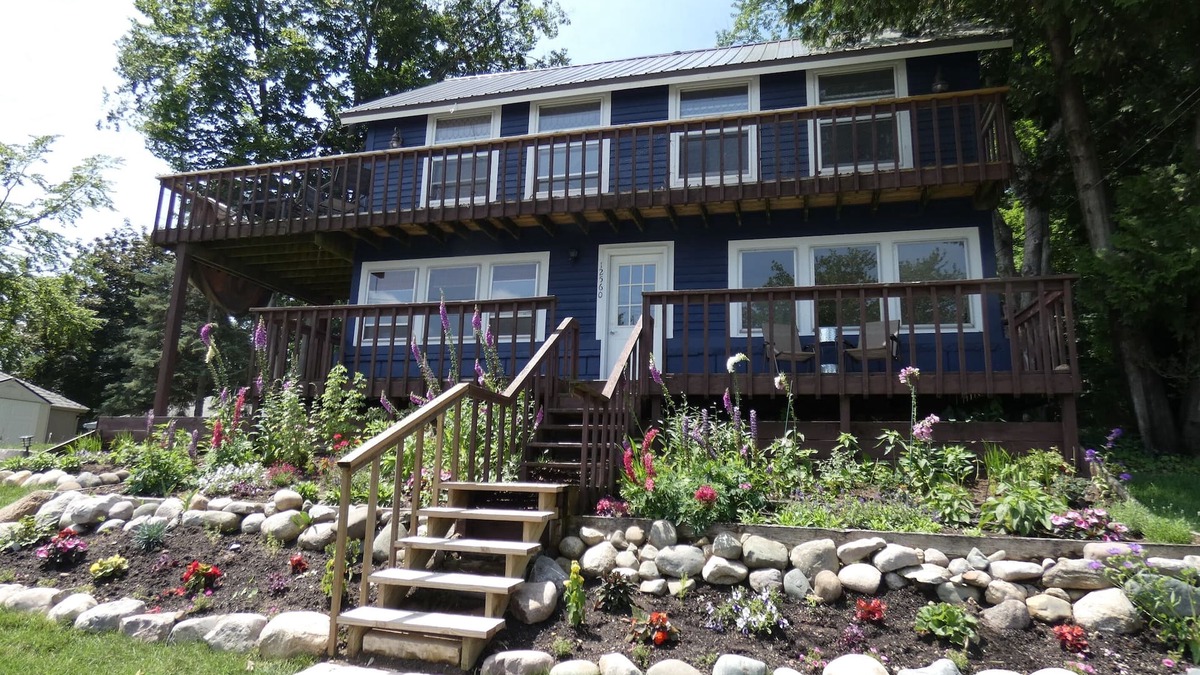 Rapid City Cottage | The Sand Bar on Torch Lake