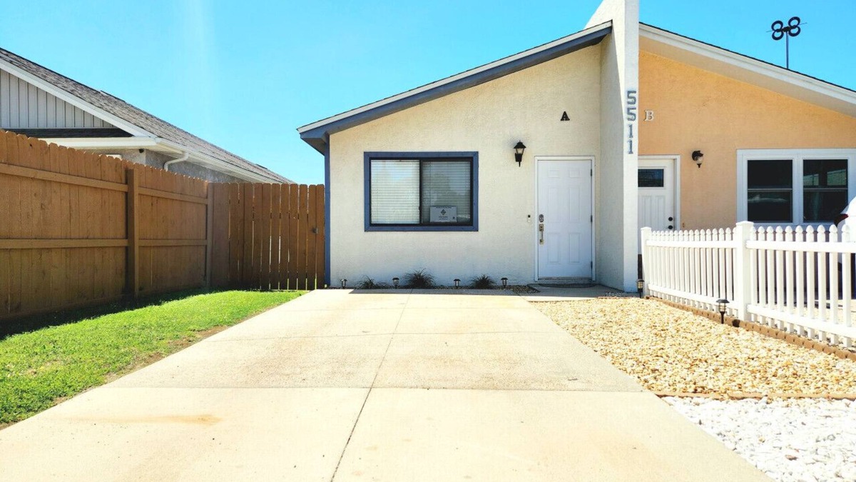 Biltmore Beach House | The Sand Dollar King Bed 6 Min Walk to Beach!