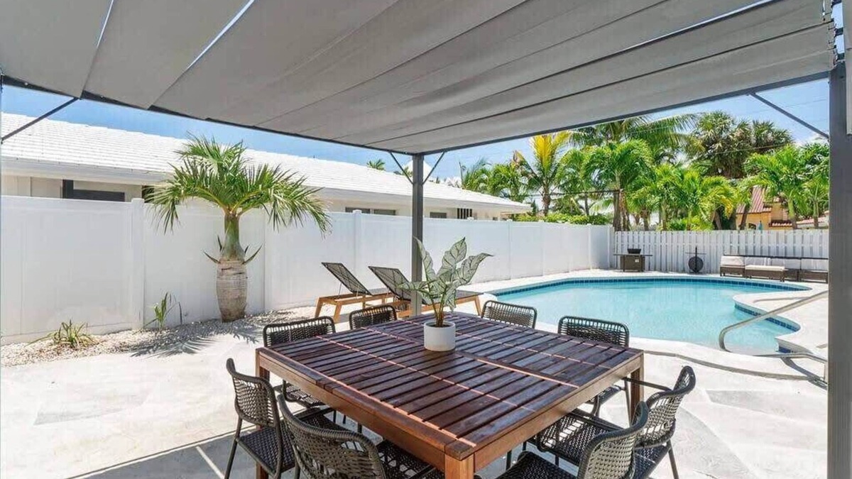Dolphin Isles Apartment | The Sandbar|Walk To Beach|Fire pit + Pool