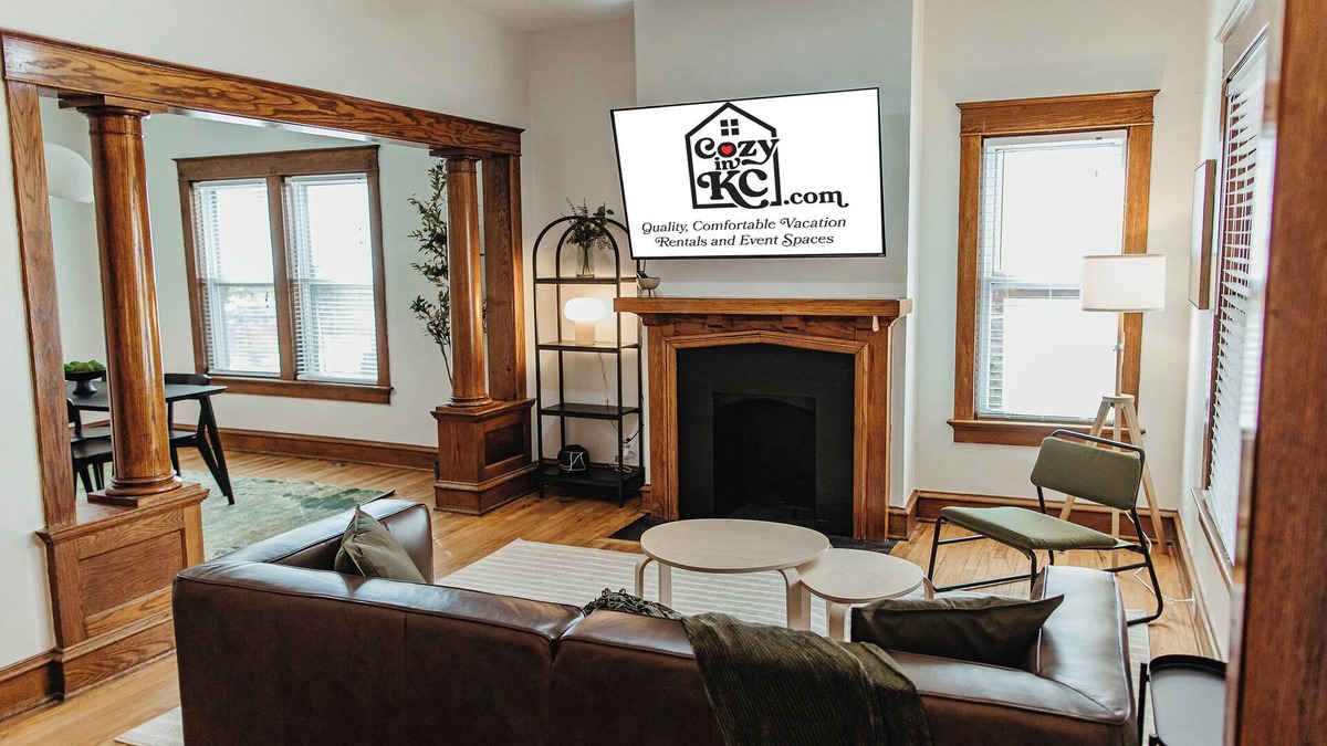 Hanover Place Apartment | The Sandstone - Monthly Retreat in Heart of Kansas City