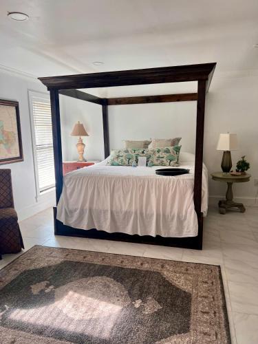 Tyler House | The Savannah Suite