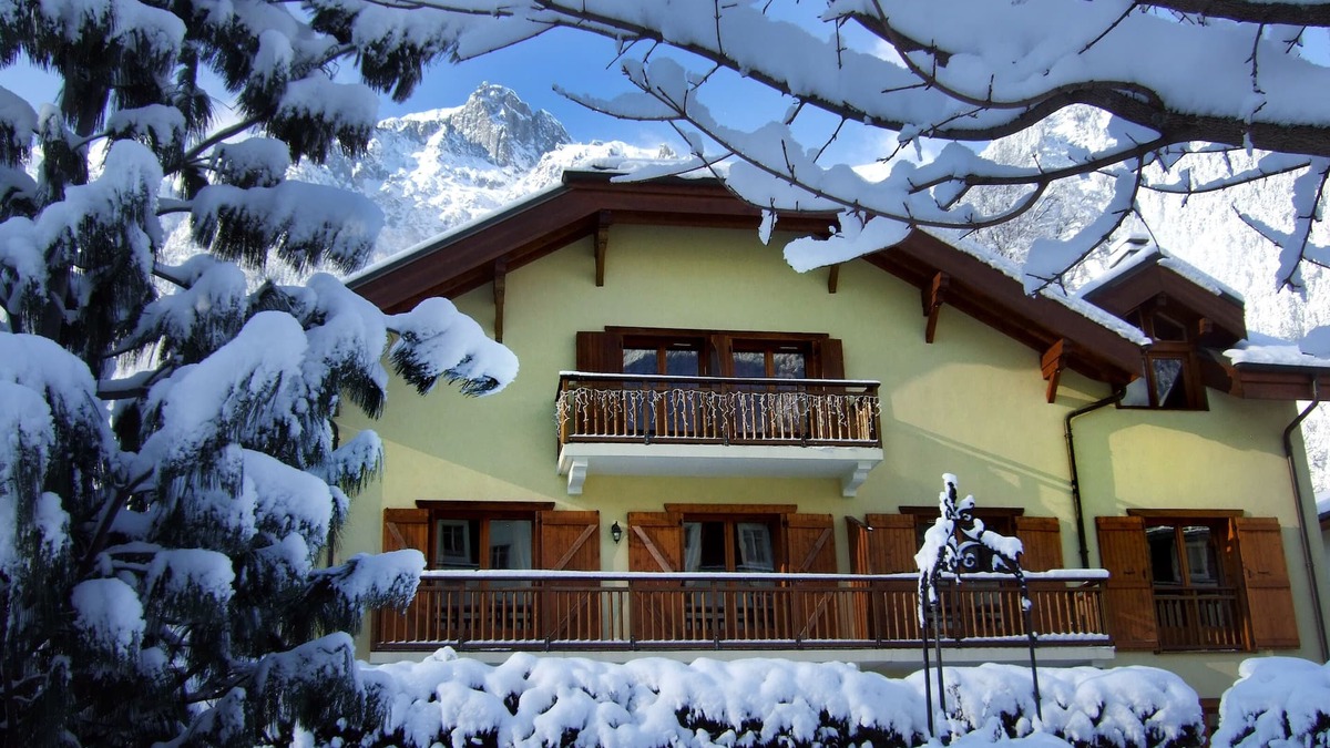 Chamonix City Centre Apartment | The Savoy Klein Luxurious 110 sqm apartment in the heart of Chamonix. 6 pers. Quiet