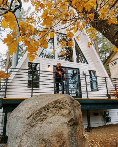Running Springs Ski Chalet | The Scandia “A-Frame Chalet” Fireplace & Hot tub