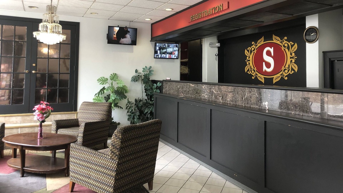 Schenectady House | The Schenectady Inn & Suites