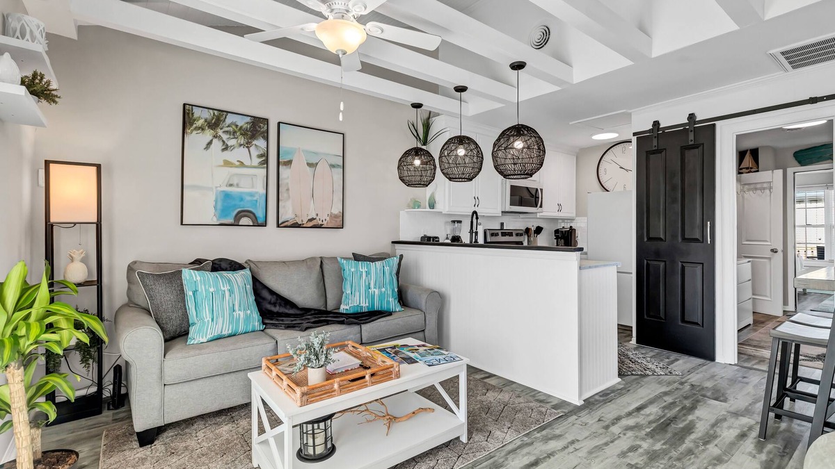 Sneads Ferry House | The Scooby Shack-A fully remodeled home with private neighborhood beach access!
