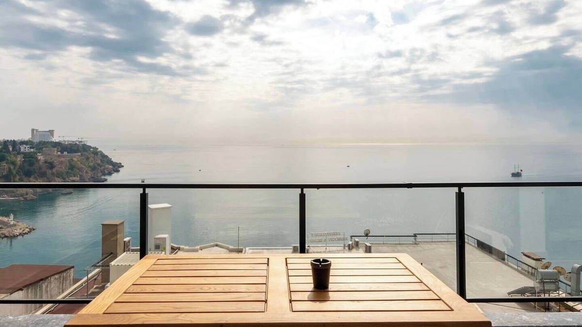 Antalya City Centre Condo | The Sea Cliff Signature: Sea and Mountain Views in the Heart of Antalya