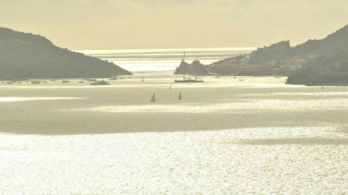 Pugliola Apartment | The sea in a room