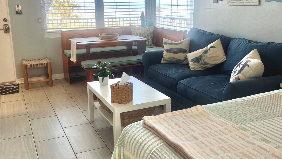 Lenox Park Apartment | The Sea Star is an adorable beach front studio with a gorgeous ocean view!