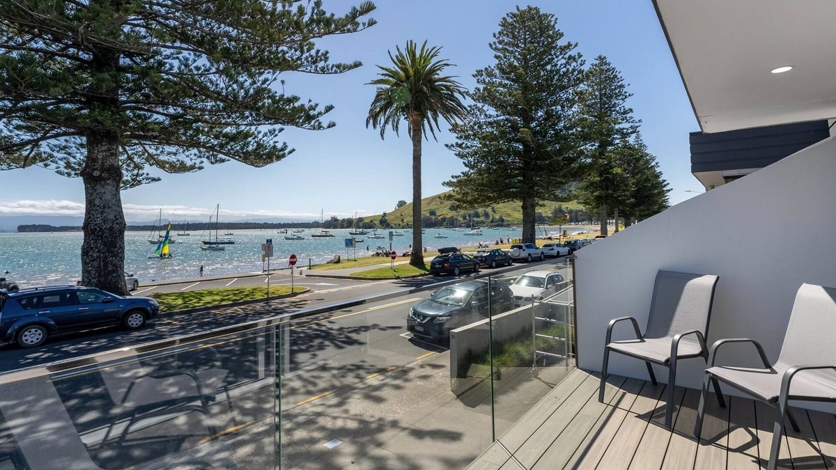 Mount Maunganui House | The Seafarer ~ Mount Maunganui - Beyonder Holiday Homes