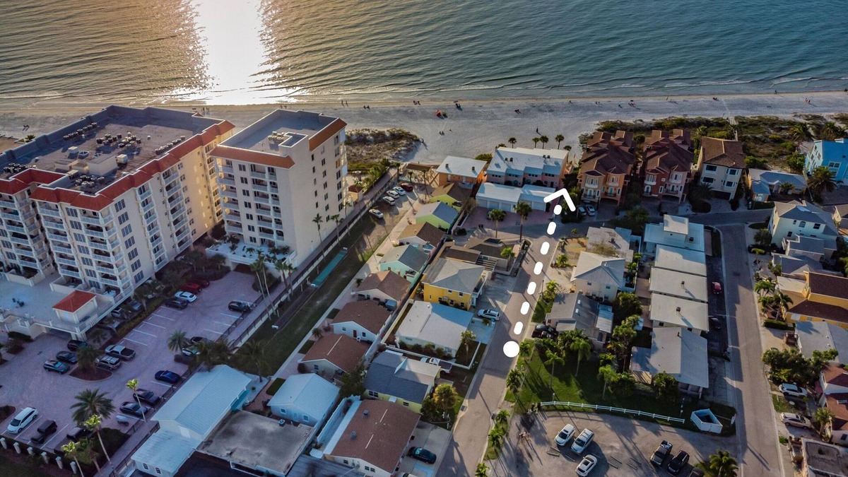 Redington Shores House | The Seagull beach cottage is steps to the beach.