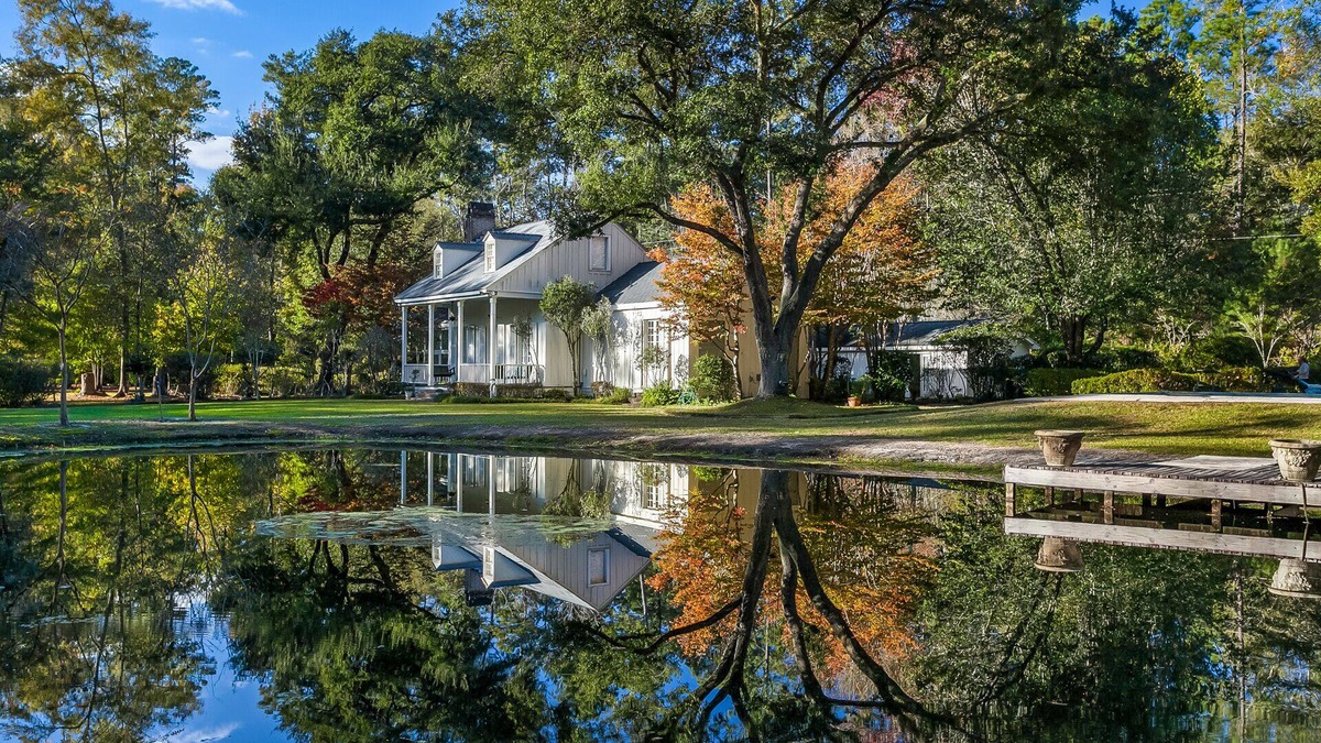 Covington House | The Secret Garden Is Located In Covington, Louisiana. Truly One of a kind home!