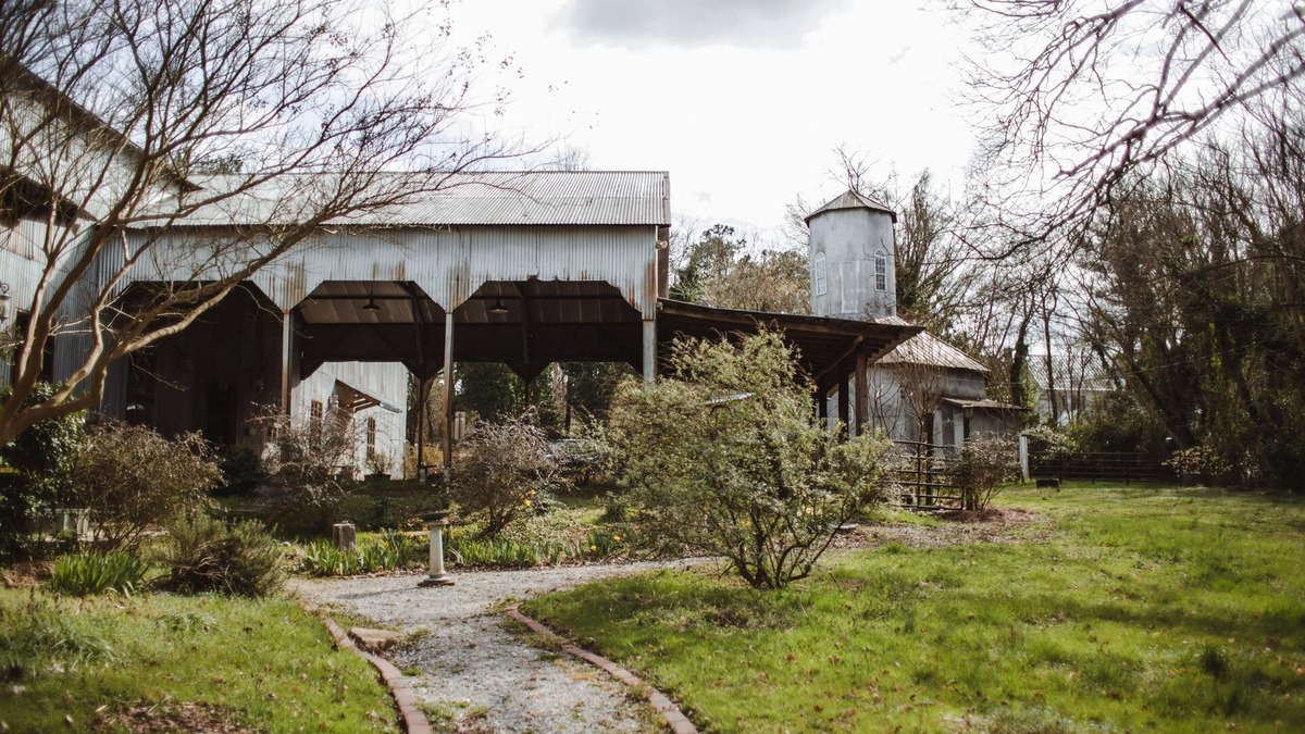 Warrenton House | The Seed House: Renovated Octagonal Barn, Dog-friendly!