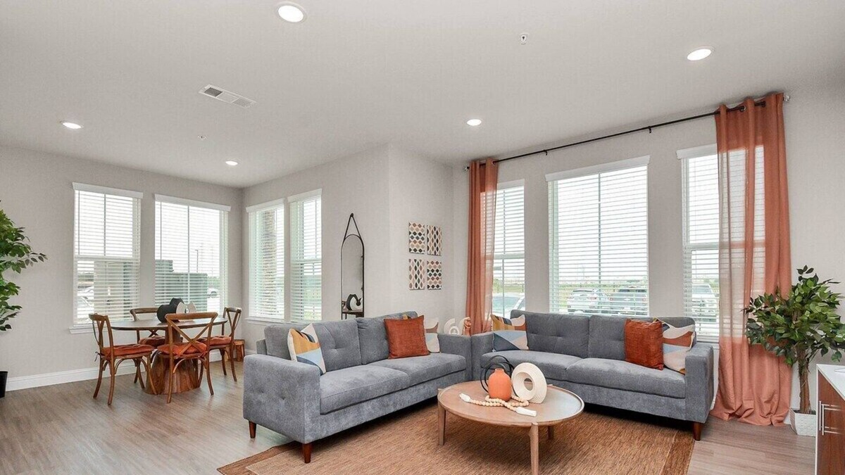 Clear Lake Shores Apartment | The Serene Sanctuary near Kemah Boardwalk and NASA