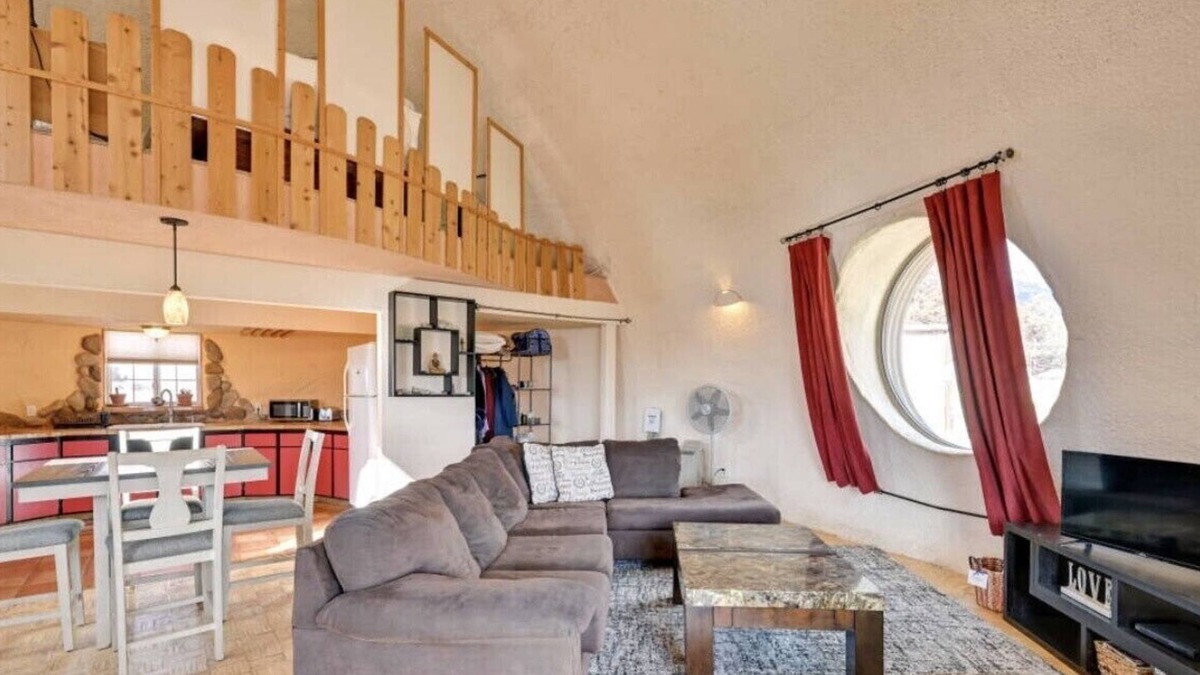 Crestone Apartment | The Serene & Spacious Dome