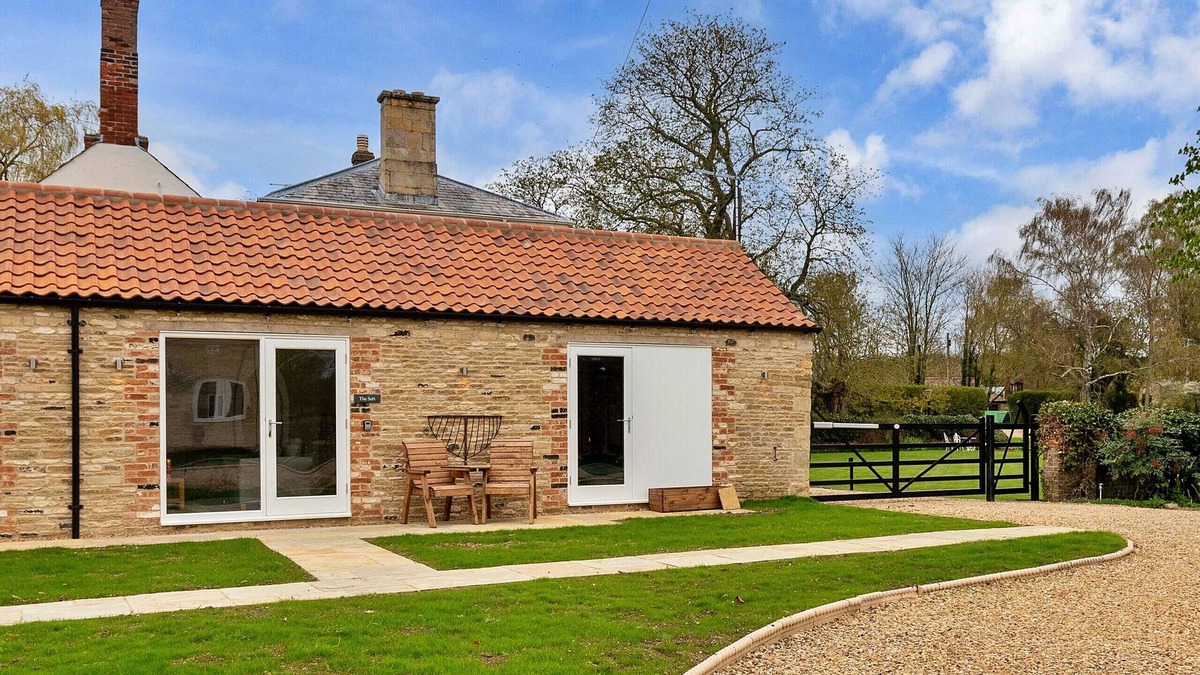 Thurlby Ski Chalet | The Sett