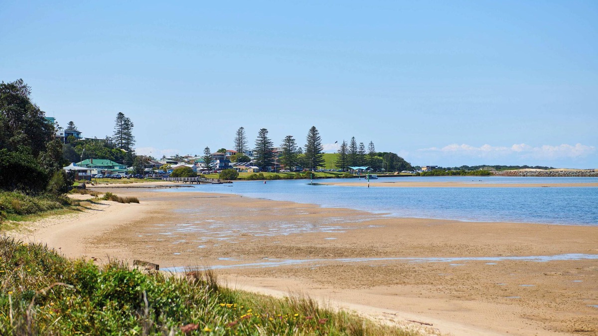 Harrington House | The Shack at Harrington - Minutes walk to local pub, club, cafe, shops.