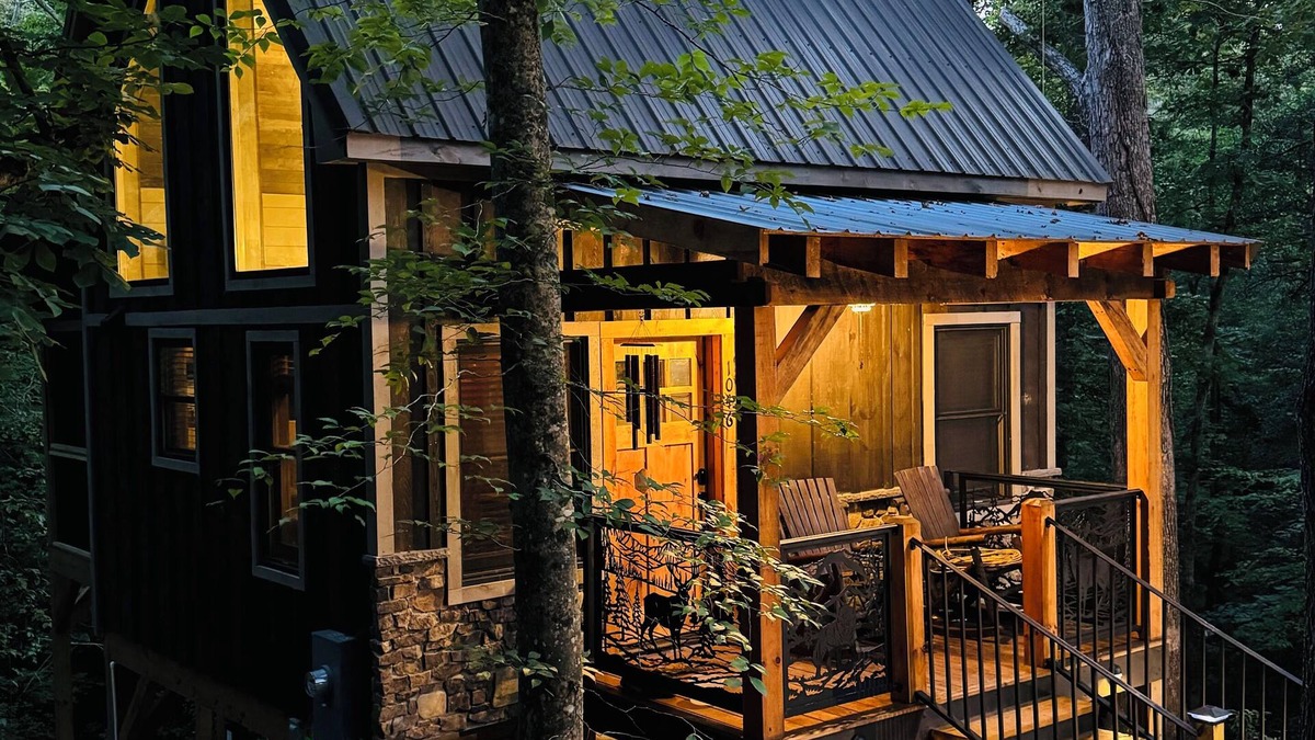 Boonville Cottage | “The Shack” on Farmers Creek. Tree house Tiny house