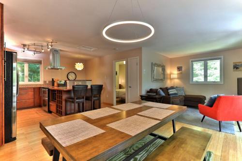 Killington House | the SHACK - Three Bedroom Home Close to Ski Resort with Hot Tub
