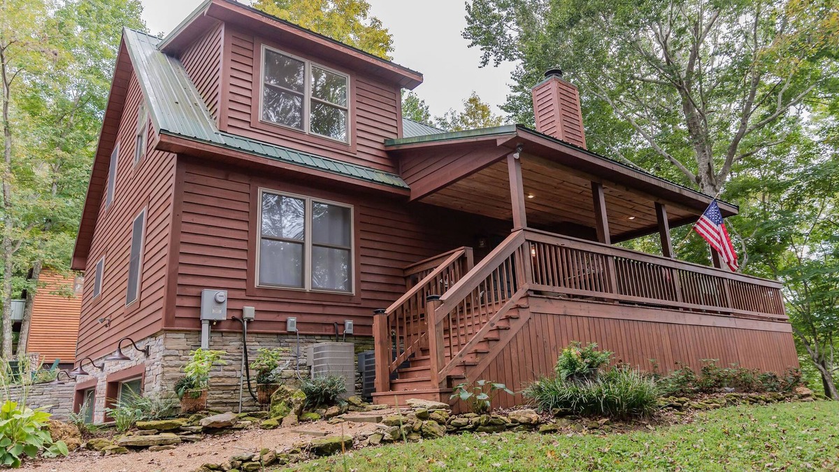 Fountain Run Cabin | The Shady Pine @ Barren River Lake, KY~ Luxury Cabin, Hot Tub, Mammoth Cave