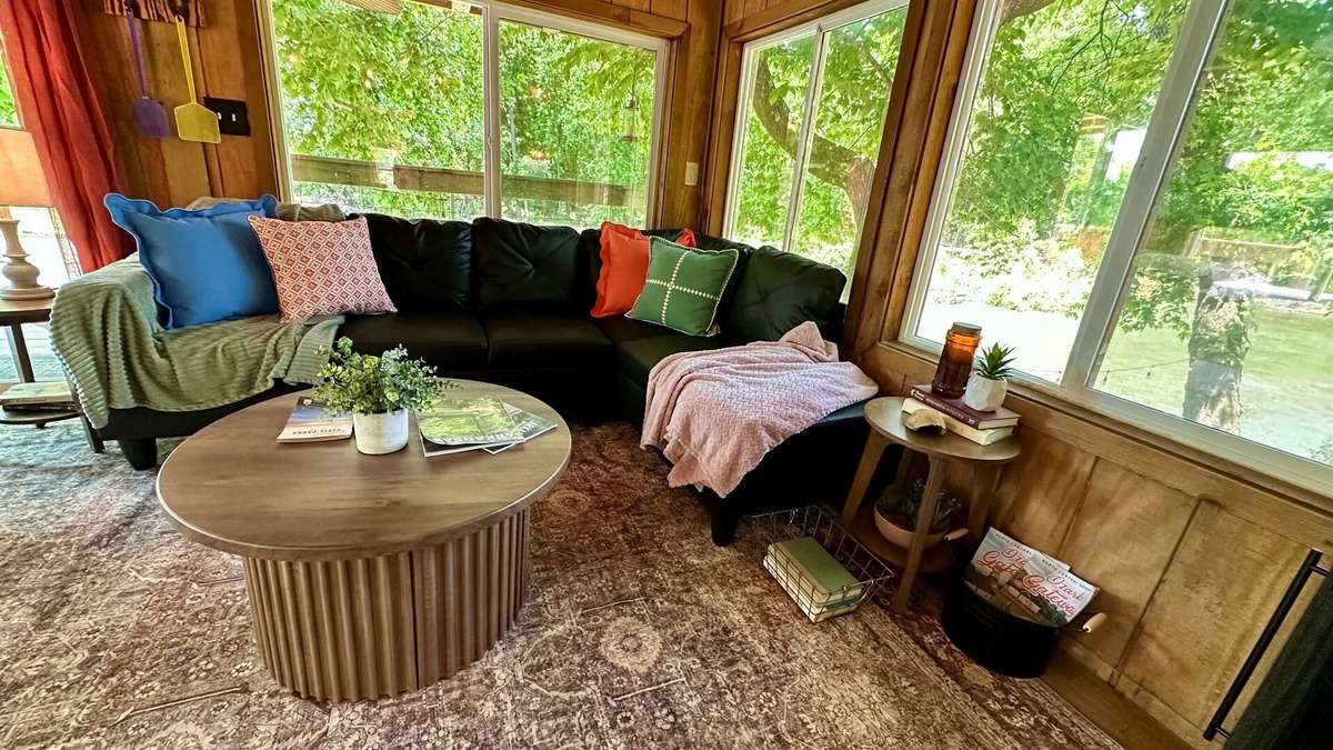 Pocahontas Cabin | The Shanty + Private Sandy Beach + Wi-Fi (very secluded)