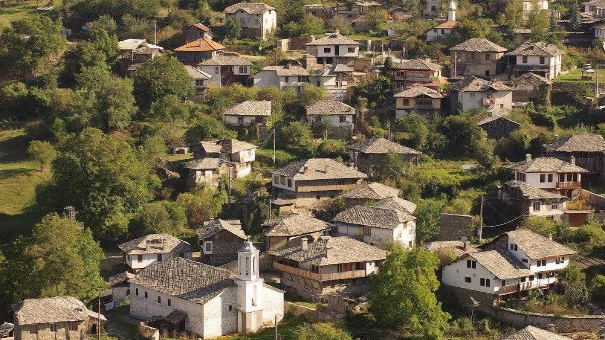Satovcha Villa | The Sharkov House