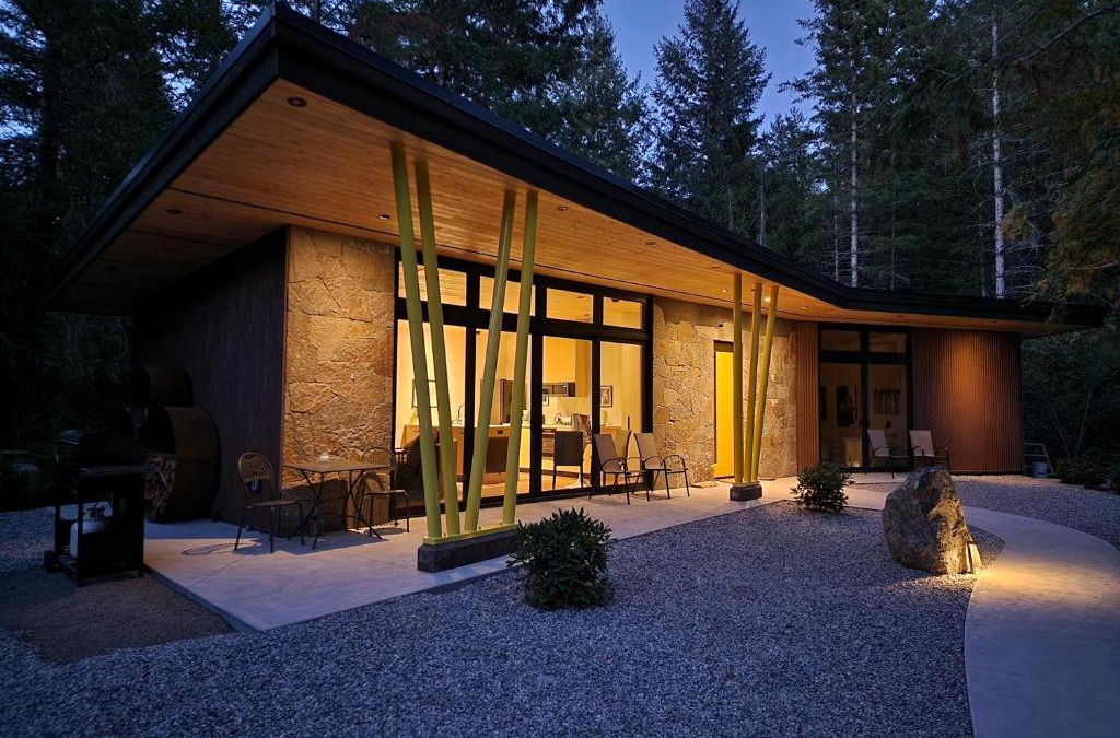 Madeira Park House | The Shed at Moon Dance