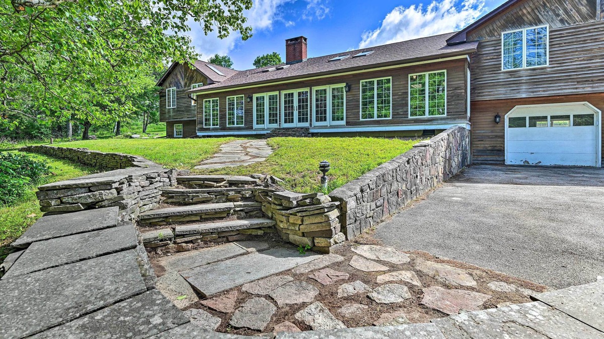 Richfield Springs House | 'The Sheep House' ~ 11 Mi to Cooperstown!