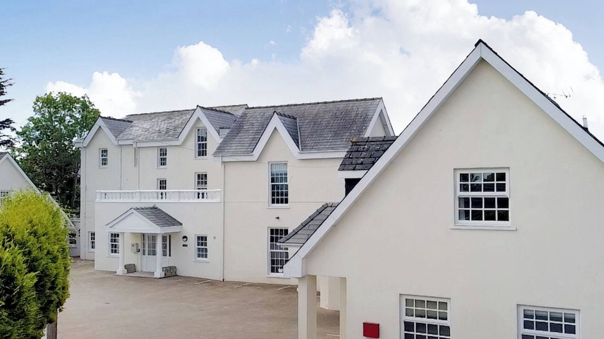 Tenby Cottage | THE SHELL AT THE HIDEAWAY, family friendly in Tenby
