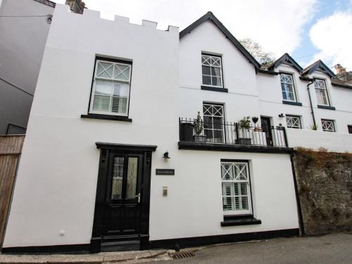 Fowey House | The Shell Seekers