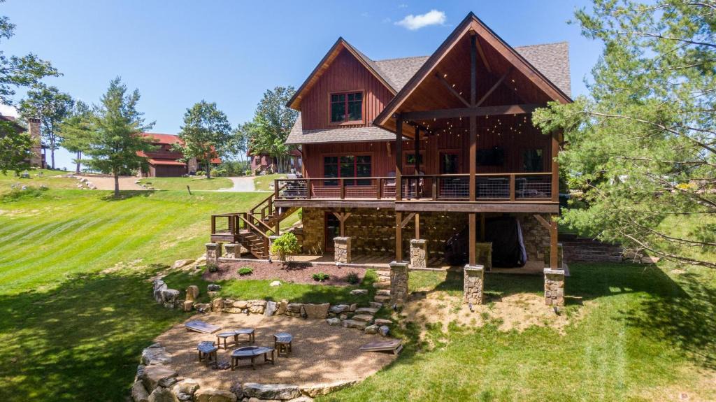Elk Park House | The Sheltered Elk at Eagles Nest