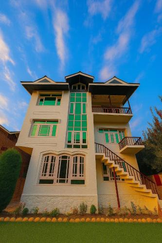 Nishat-Shalimar House | The Shesh Bagh Boutique - Garden Stay Near Dal Lake & Mughal Garden