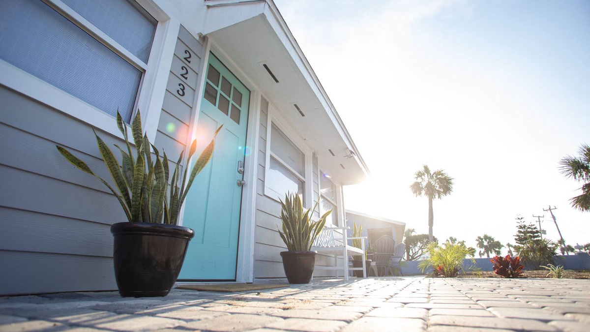 Melinda Cook Cottage | The Shores Beach Cottage - a Short Walk from the Sand - Daytona Beach Shores